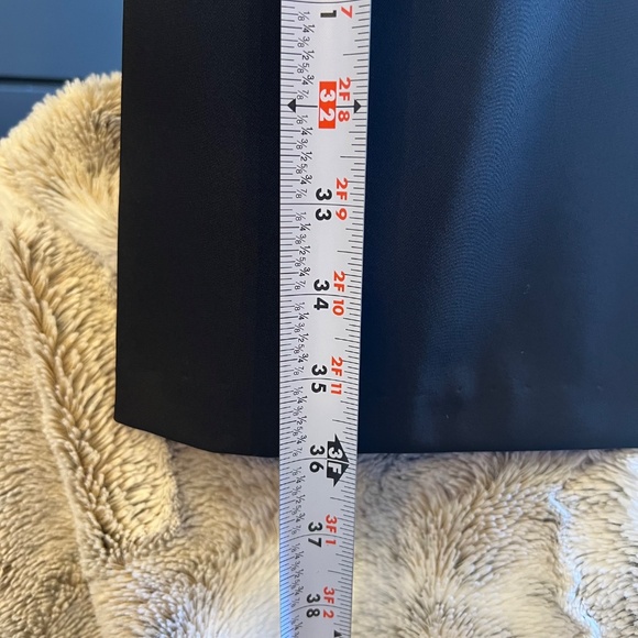 Black and Off-White Dress - Picture 9 of 9